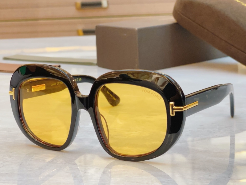 TOM FORD